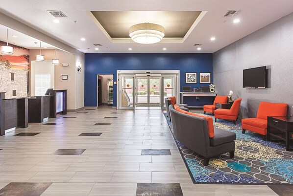Lobby - La Quinta Inn & Suites by Wyndham San Antonio Northwest (San Antonio)