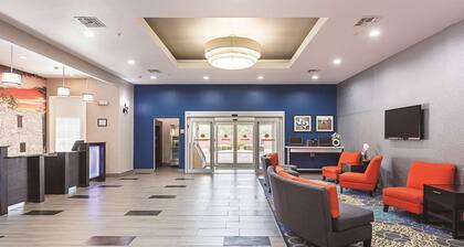 La Quinta Inn & Suites by Wyndham San Antonio Northwest