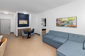 Deluxe Suite, 1 King Bed, Non Smoking (Deluxe Family Suite) | Premium bedding, desk, iron/ironing board, free WiFi
