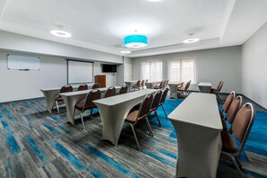 Meeting facility - La Quinta Inn & Suites by Wyndham Orange (Orange)