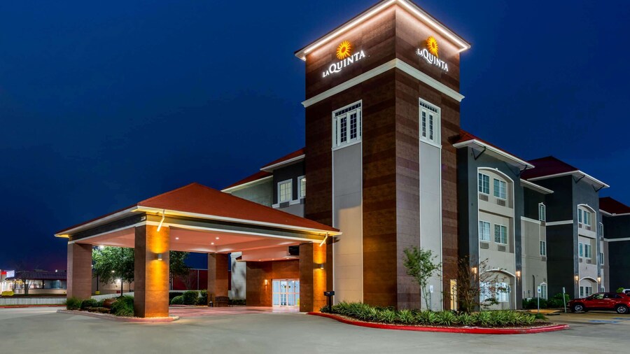 La Quinta Inn & Suites by Wyndham Orange