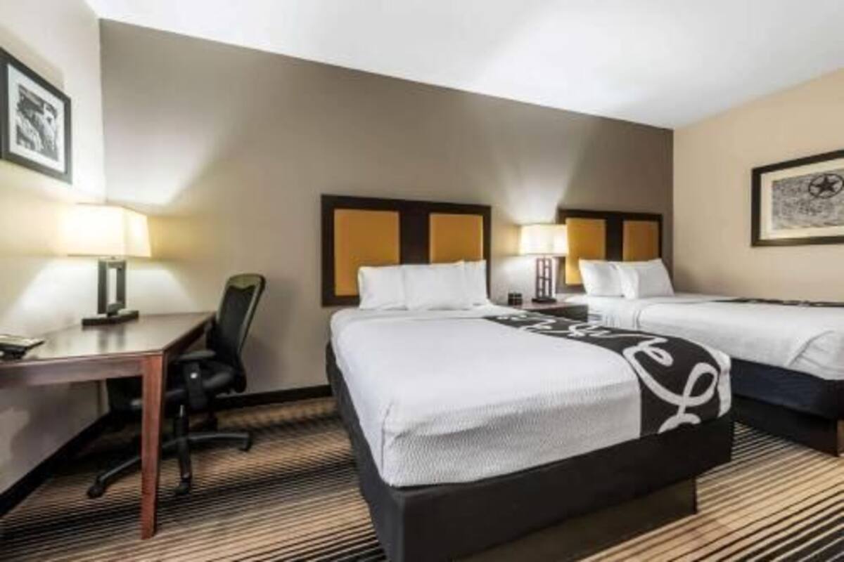 Ropa de cama de alta calidad y escritorio