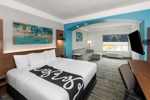 Premium bedding, desk, iron/ironing board, free cribs/infant beds