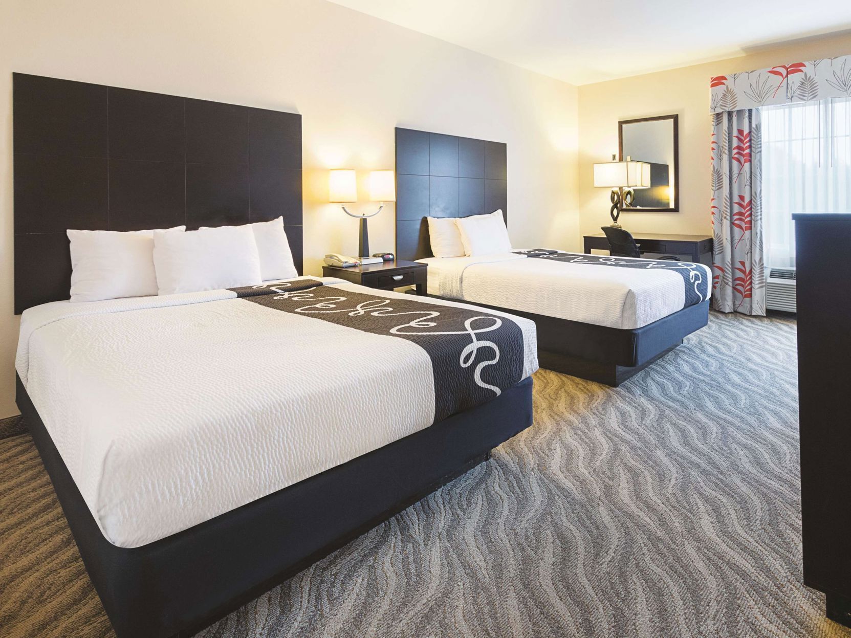 Ropa de cama de alta calidad y escritorio 