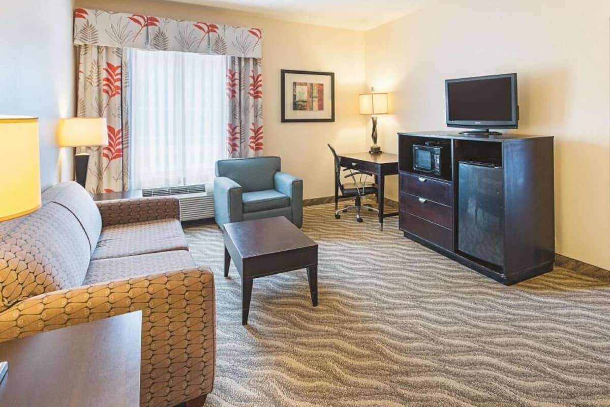 Living area | Flat-screen TV