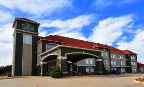 Exterior - La Quinta Inn & Suites by Wyndham Glen Rose (Glen Rose)
