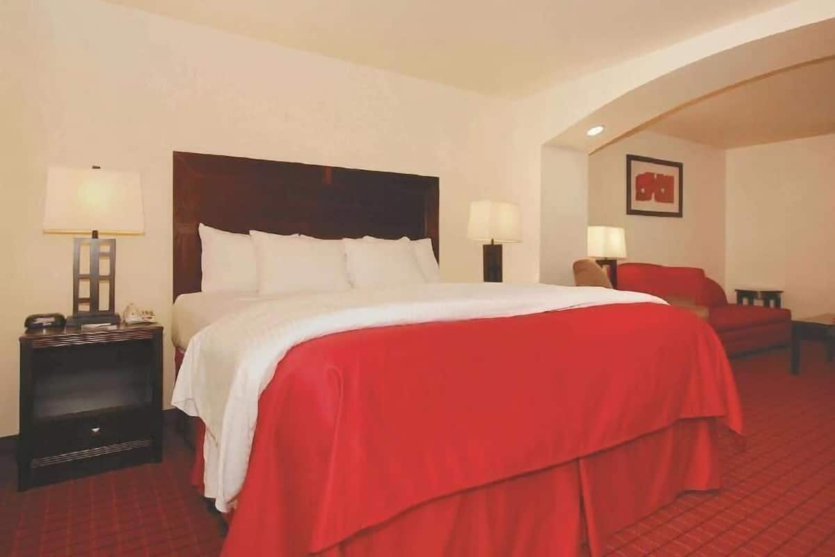 Premium bedding, in-room safe, desk, soundproofing