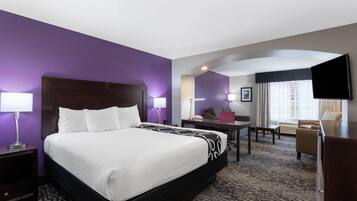 Roba de llit d'alta qualitat, caixa forta a l'habitació i escriptori