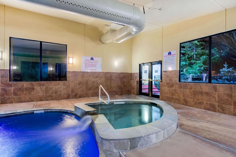 La Quinta Inn by Wyndham West Long Branch/NJ Shore Area