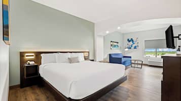 Suite, 1 cama King size, para no fumadores, refrigerador y microondas | Ropa de cama de alta calidad y escritorio