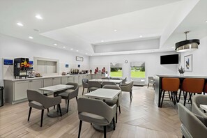 Esmorzar continental gratuït 