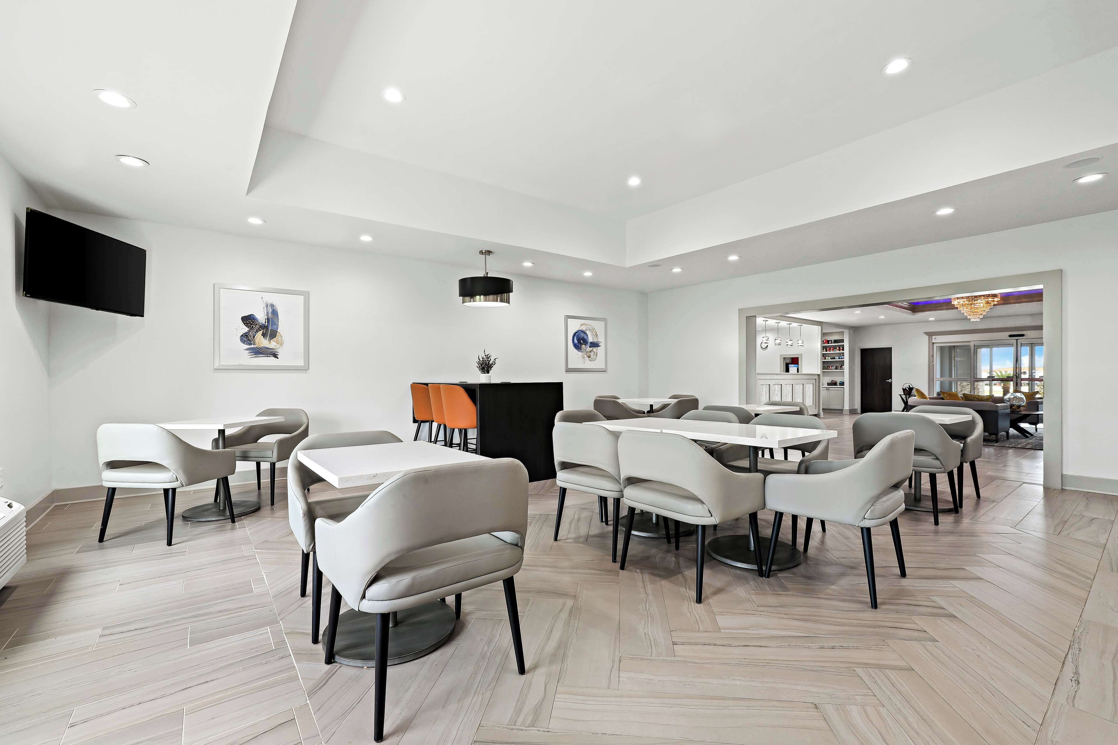 free continental breakfast