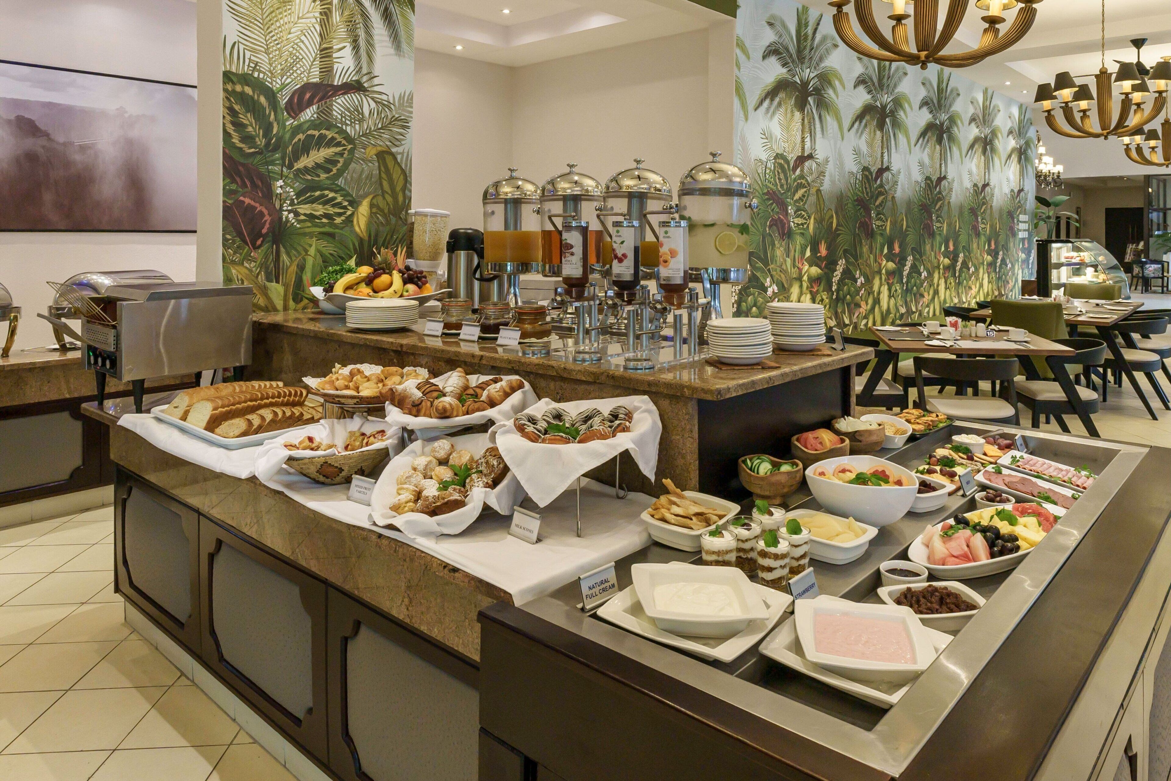 free daily full breakfast