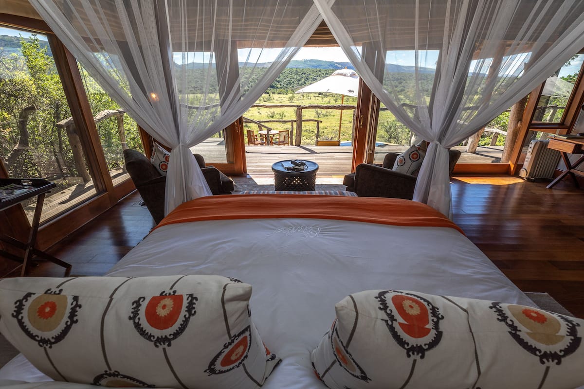 Msenge Family Chalet | Free minibar items, in-room safe, desk, bed sheets