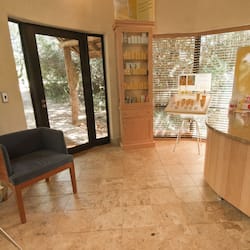 Couples treatment rooms, sauna, hot tub, steam room, hydrotherapy
