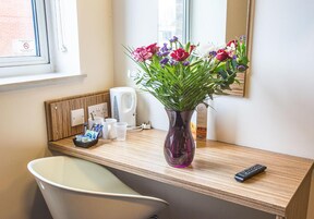 Coffee/tea maker, electric kettle