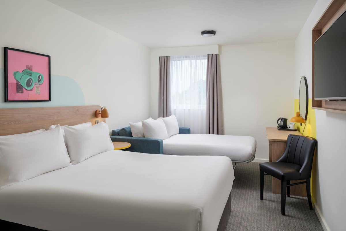Premium Room, 1 King Bed (Upto 2 Kids Under 16) | Desk, free WiFi, bed sheets, wheelchair access