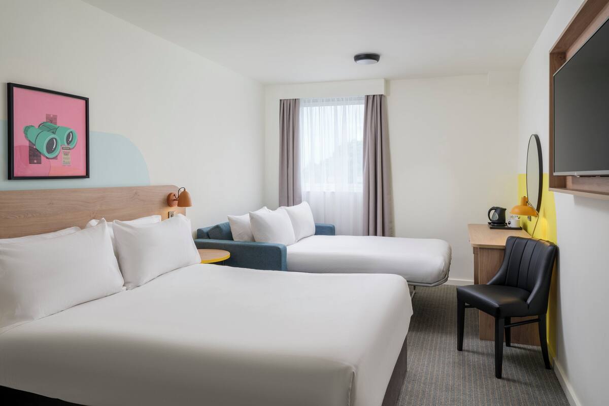 Desk, WiFi (free), bed sheets