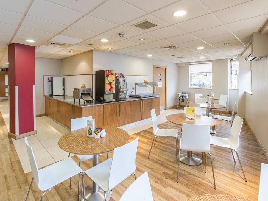 Breakfast, lunch and dinner served