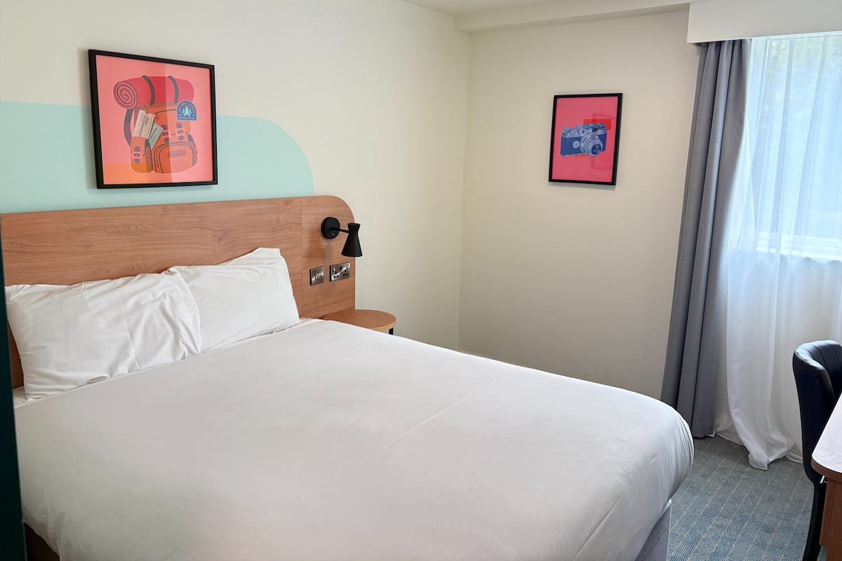 Desk, free WiFi, bed sheets, wheelchair access
