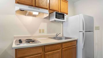 Standard Studio, 1 Double Bed, Non Smoking, Refrigerator & Microwave | Desk, laptop workspace, iron/ironing board, free WiFi