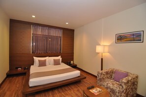 Premium bedding, minibar, in-room safe, desk