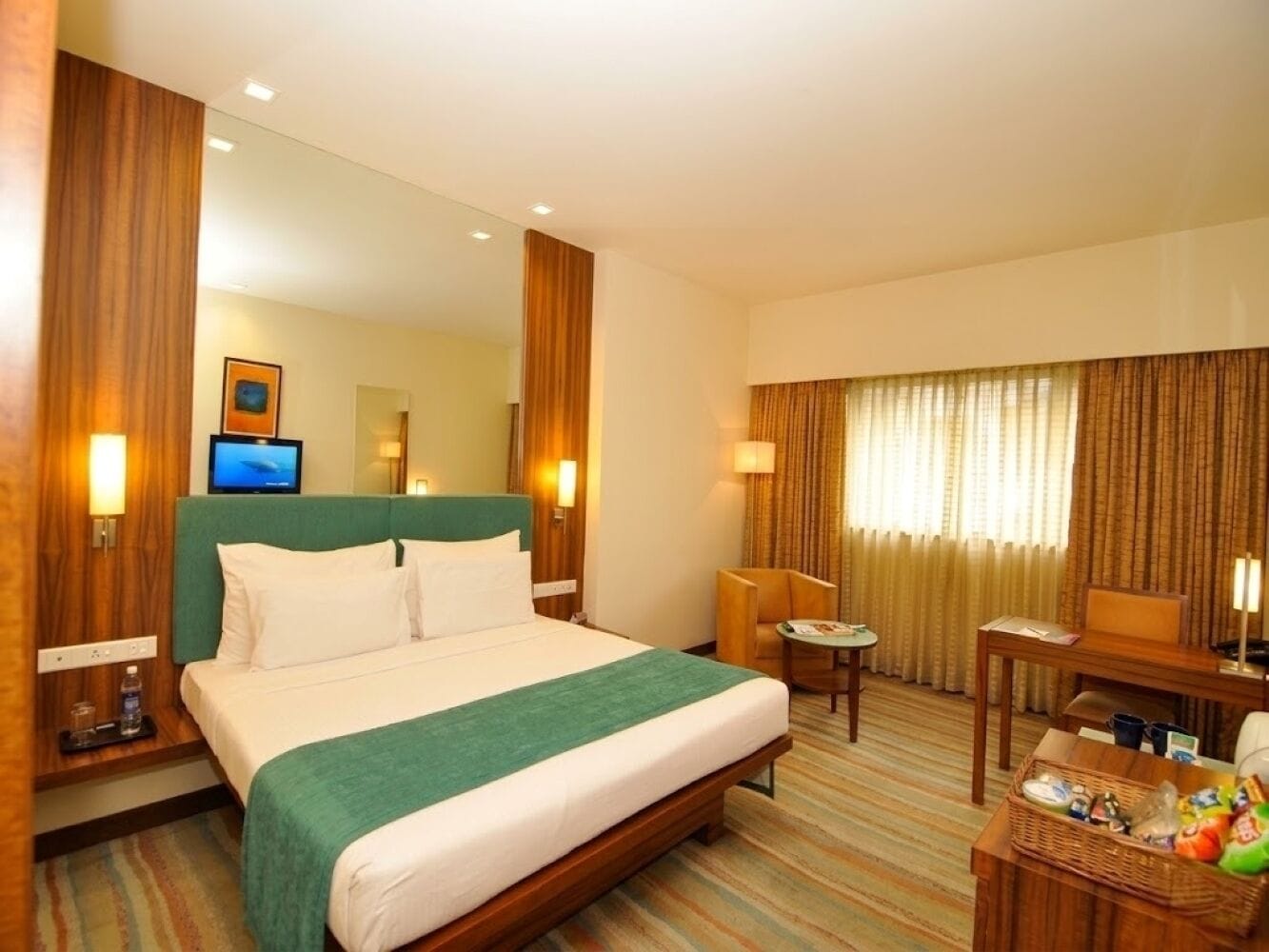 Junior Suite | Premium bedding, minibar, in-room safe, desk