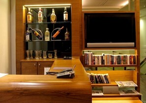 2 quầy bar/khu lounge, quán rượu, quán rượu 