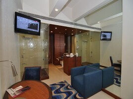 Executive Single Room | Premium bedding, minibar, in-room safe, desk