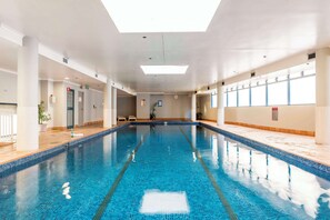 Indoor pool - Oaks Sydney Castlereagh Suites (Haymarket)