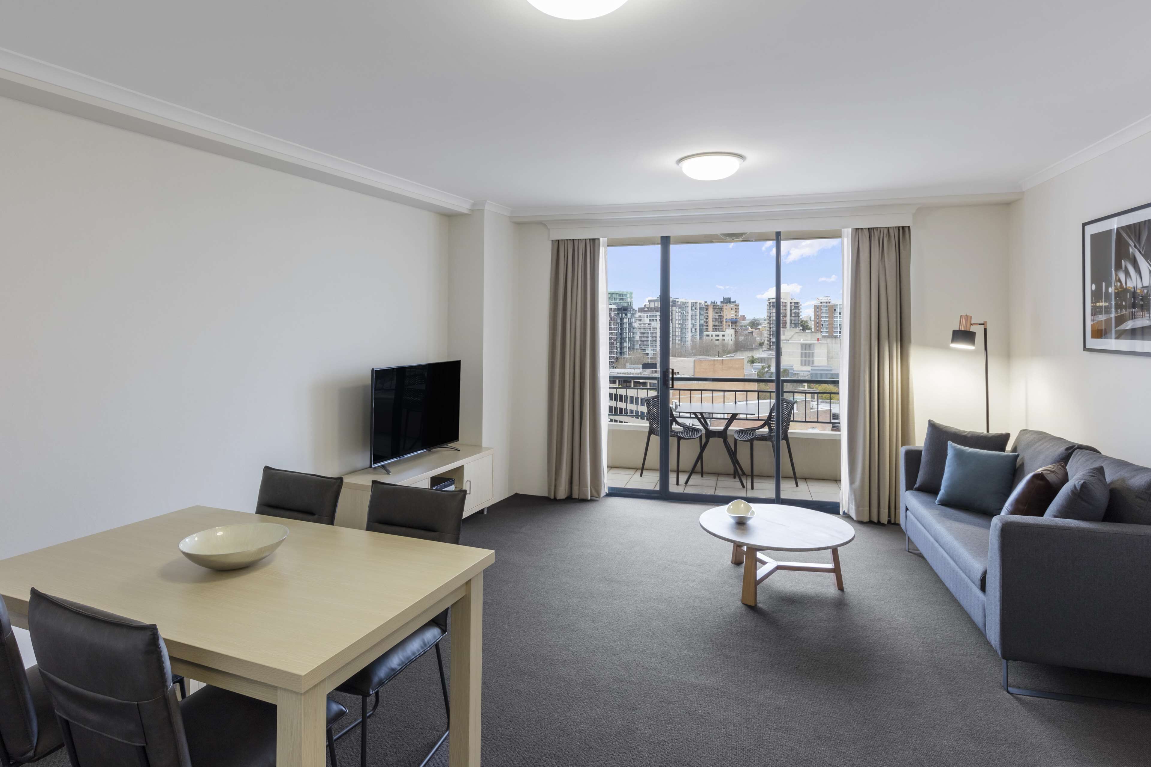 Oaks Sydney Castlereagh Suites — image 18