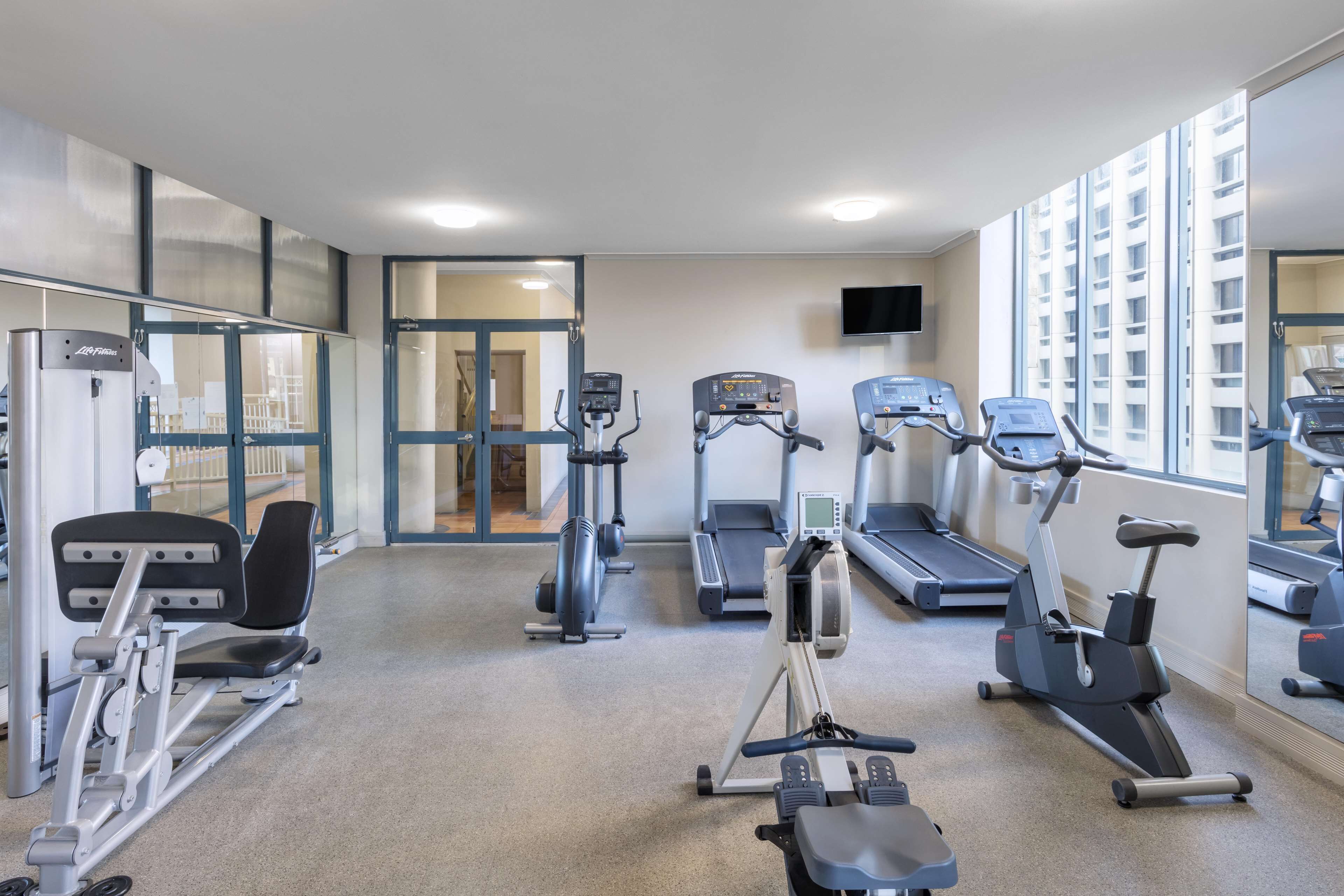 Oaks Sydney Castlereagh Suites — image 27