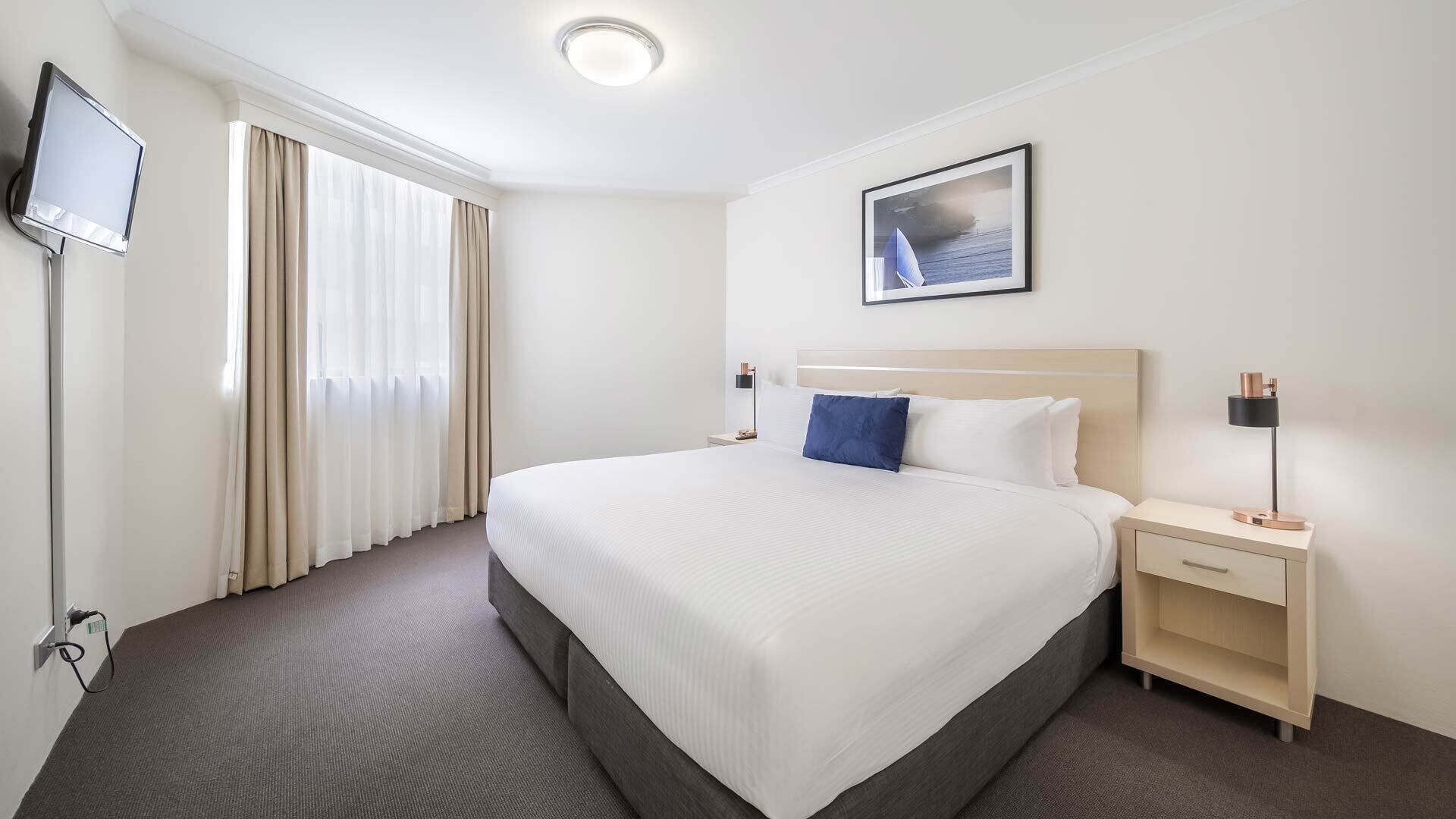 Desk, iron/ironing board, rollaway beds, free WiFi