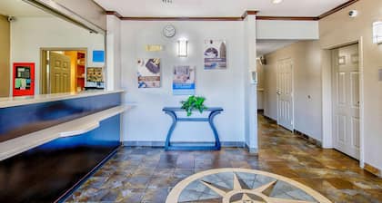 OYO Townhouse Beaumont Medical Center Area