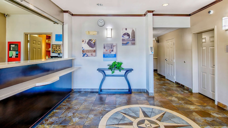 OYO Townhouse Beaumont Medical Center Area