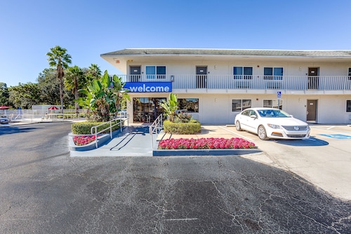 Studio 6 Extended Stay - Kissimmee, FL - Orlando