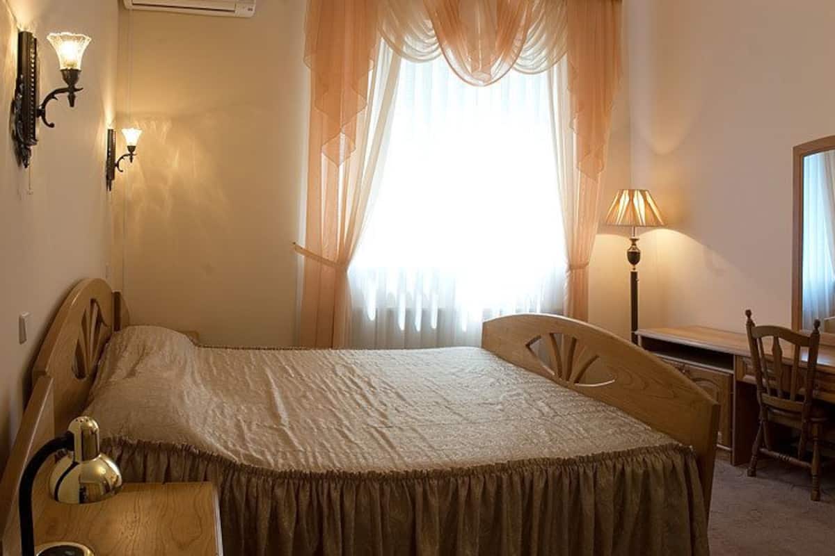 In-room safe, desk, iron/ironing board, free WiFi