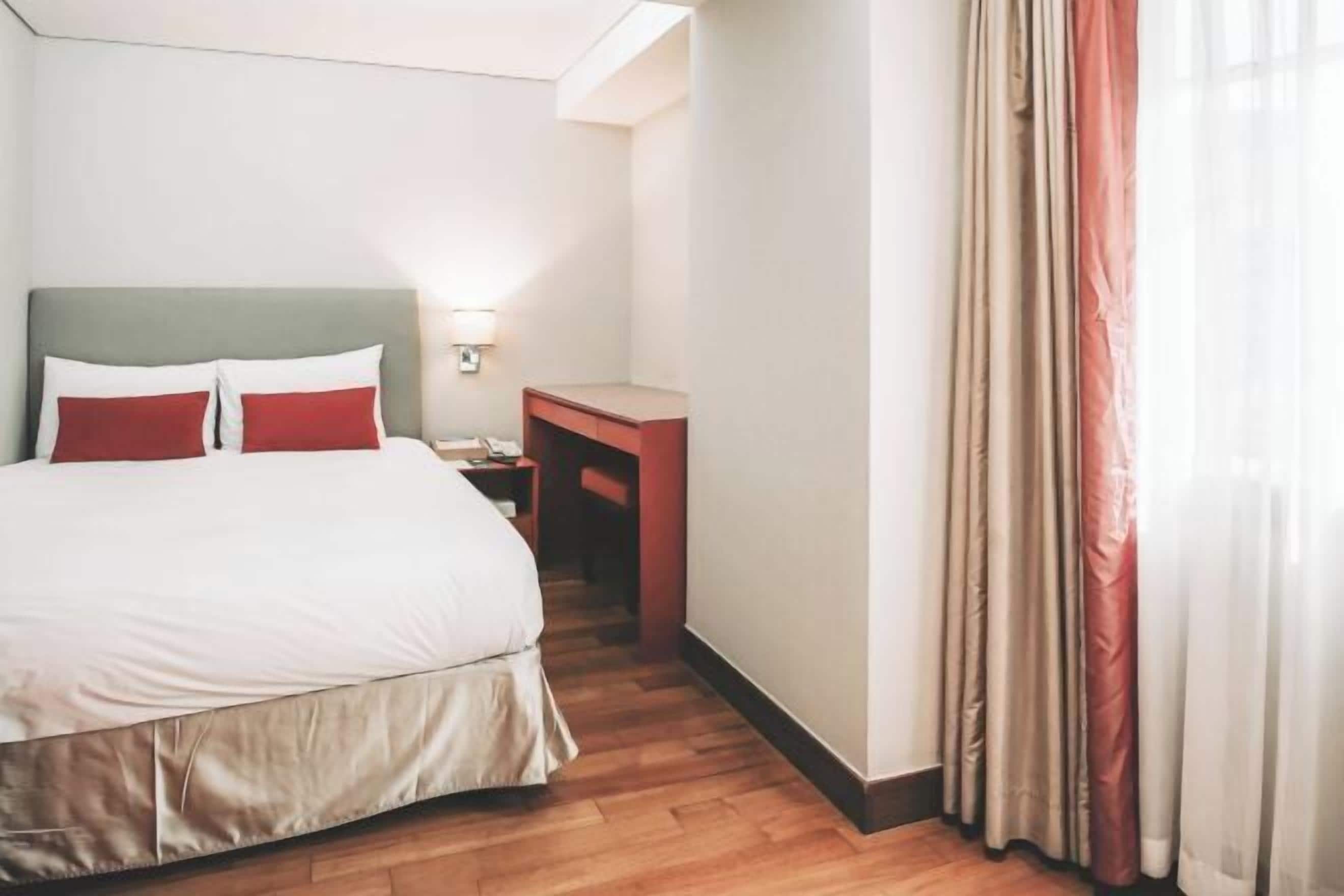 Down duvets, Select Comfort beds, in-room safe, individually furnished