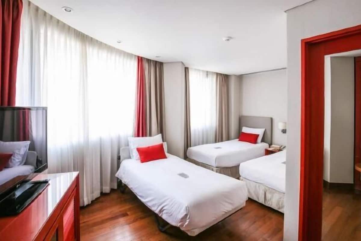 Edredons de pluma, camas Select Comfort, cofres nos quartos