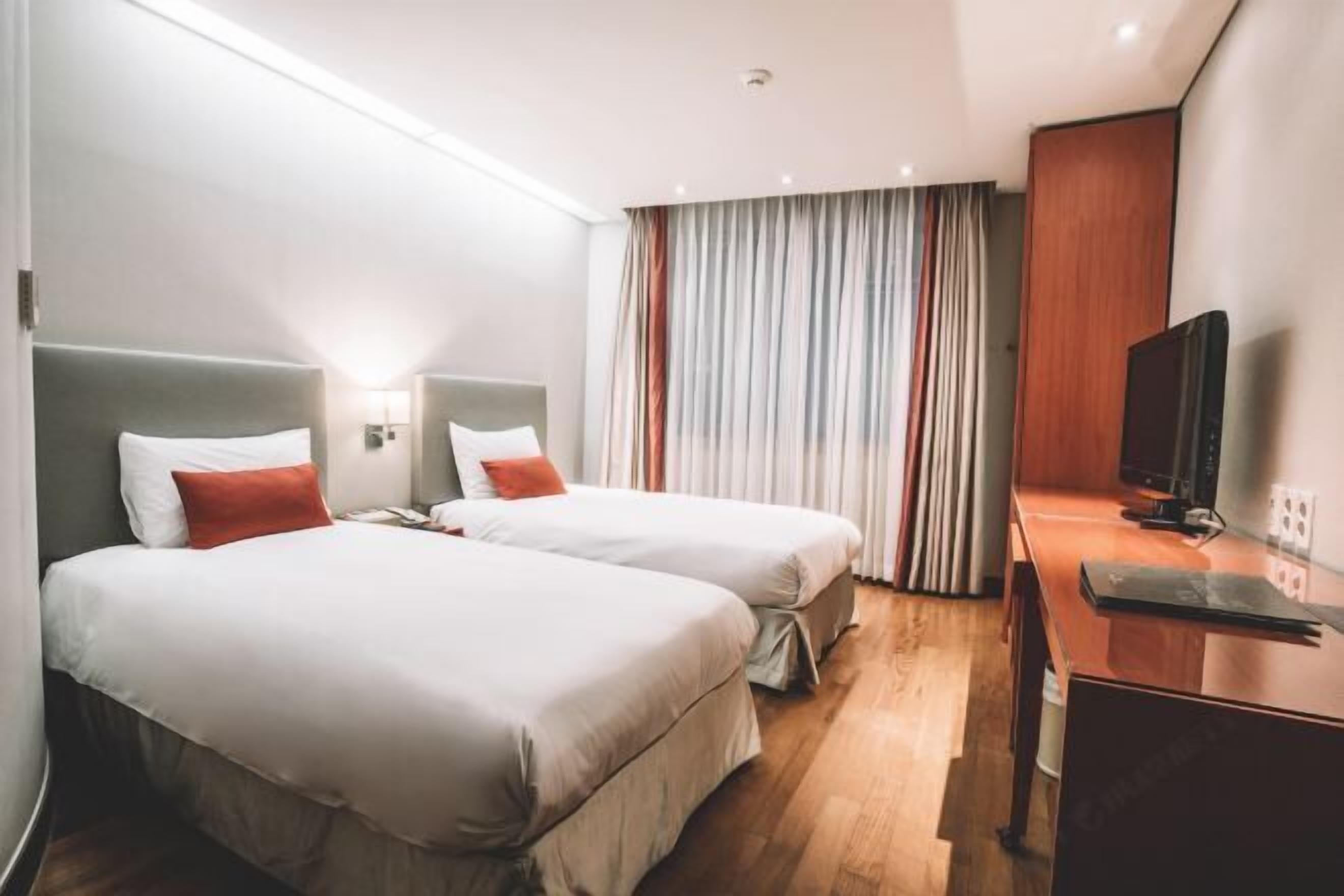 Down duvets, Select Comfort beds, in-room safe, individually furnished