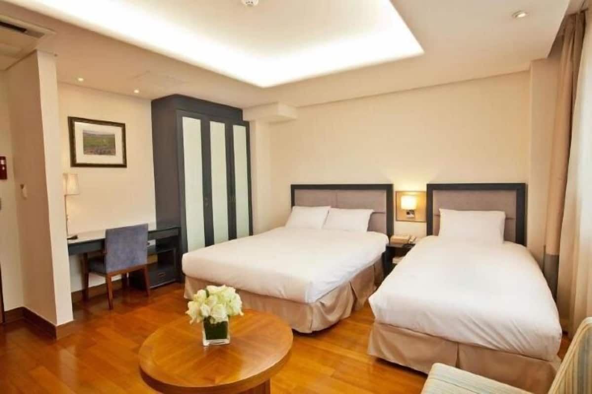 Edredons de pluma, camas Select Comfort, cofres nos quartos