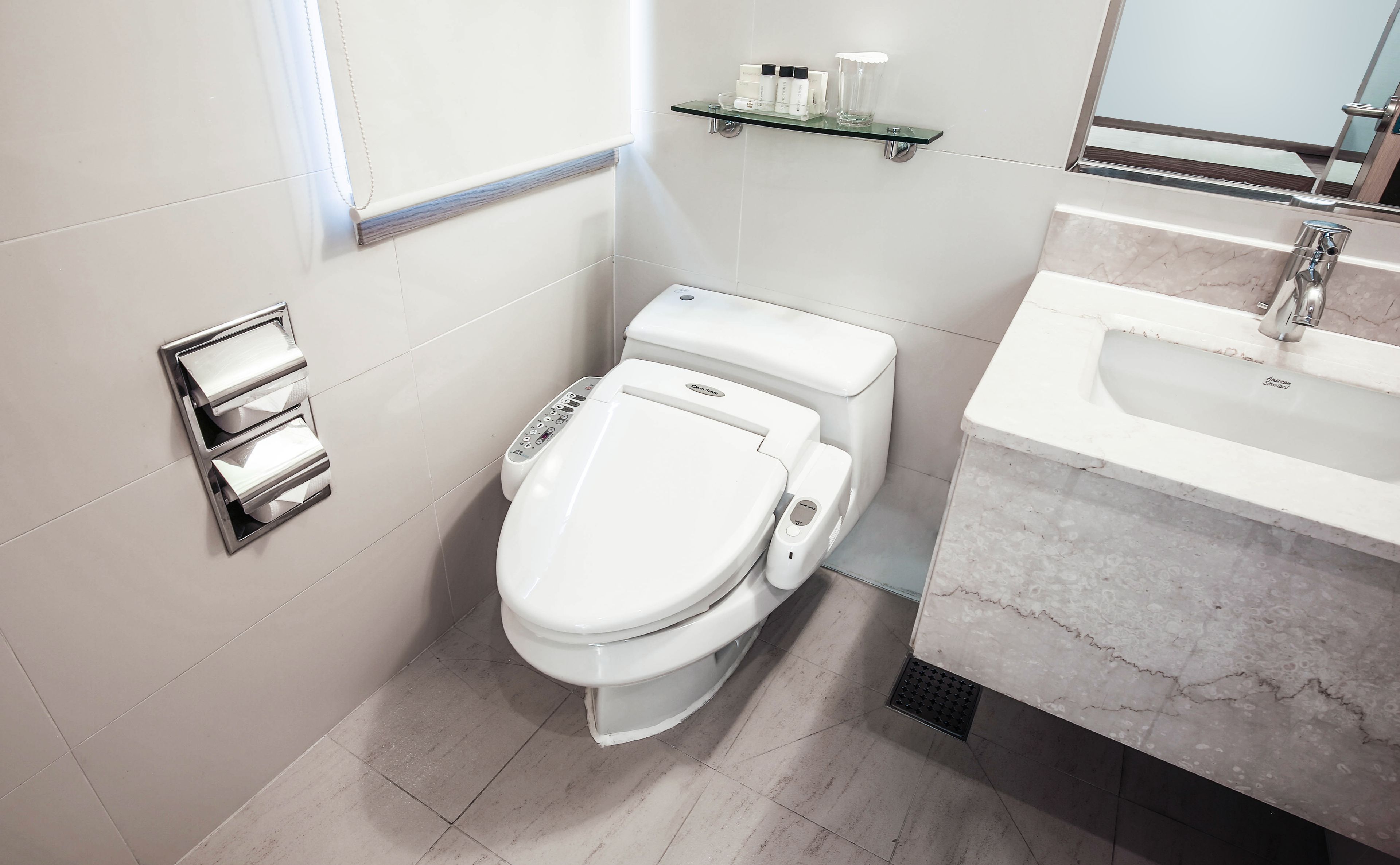 room (ondol) | bathroom | free toiletries, hair dryer, slippers, bidet