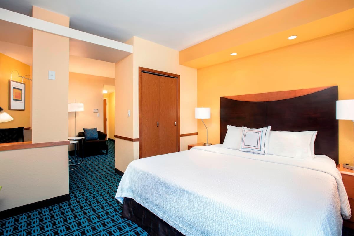 Premium bedding, Tempur-Pedic beds, desk, blackout curtains