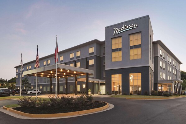 Exterior - Radisson Hotel Atlanta Airport (College Park)