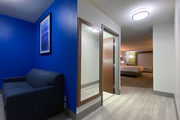 Suite, 1 Bedroom | Desk, laptop workspace, blackout drapes, iron/ironing board