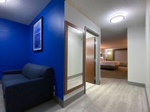 Suite, 1 Bedroom | Desk, laptop workspace, blackout curtains, iron/ironing board - Holiday Inn Express & Suites Somerset Central by IHG (Somerset)