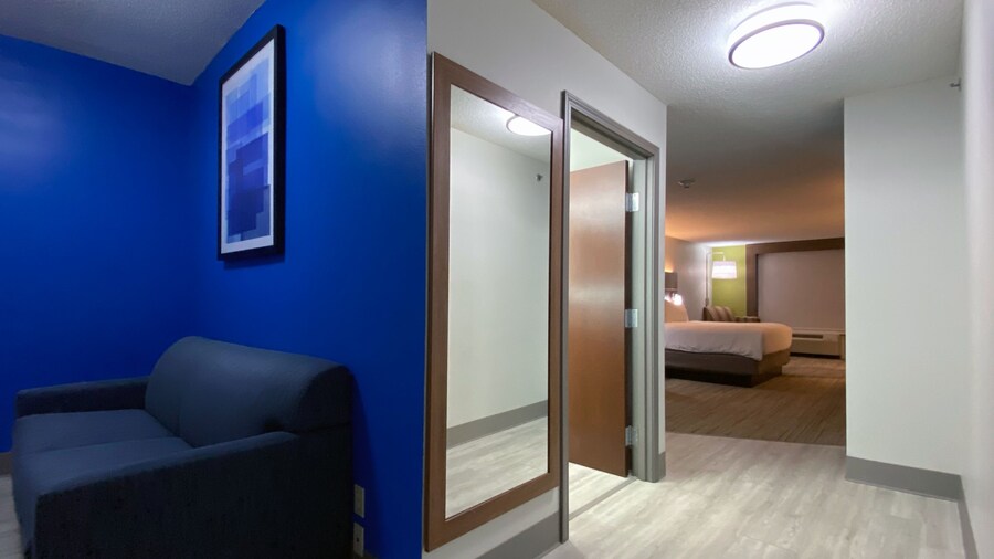 Holiday Inn Express & Suites Somerset Central by IHG