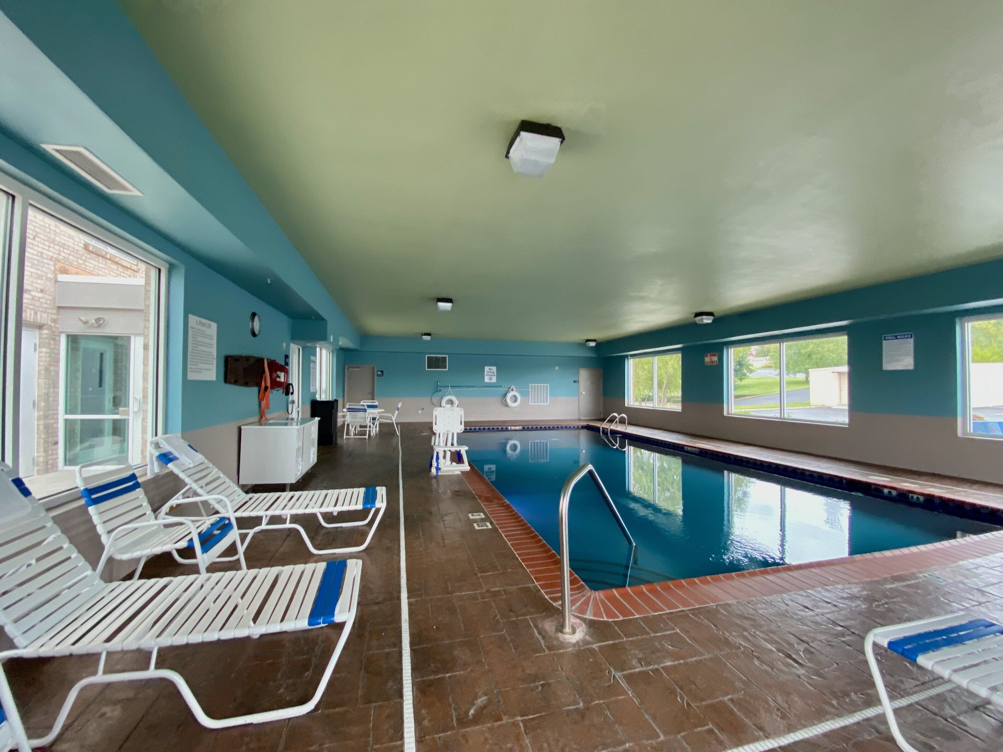 Indoor pool, open 7:00 AM to 10:00 PM, sun loungers