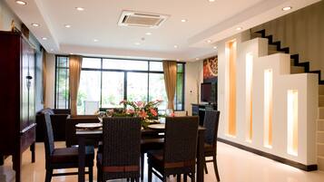 Family Room, 3 Bedrooms, Kitchenette | In-room safe, individually decorated, desk, blackout curtains