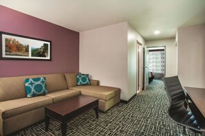 Suite Deluxe, 1 cama de matrimonio grande, no fumadores (Deluxe Family Suite) | Ropa de cama de alta calidad, escritorio, cortinas opacas